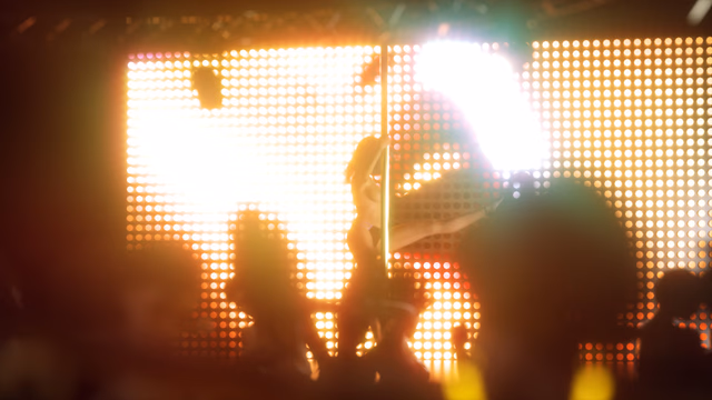 City of Broken Dreamers screenshot 1